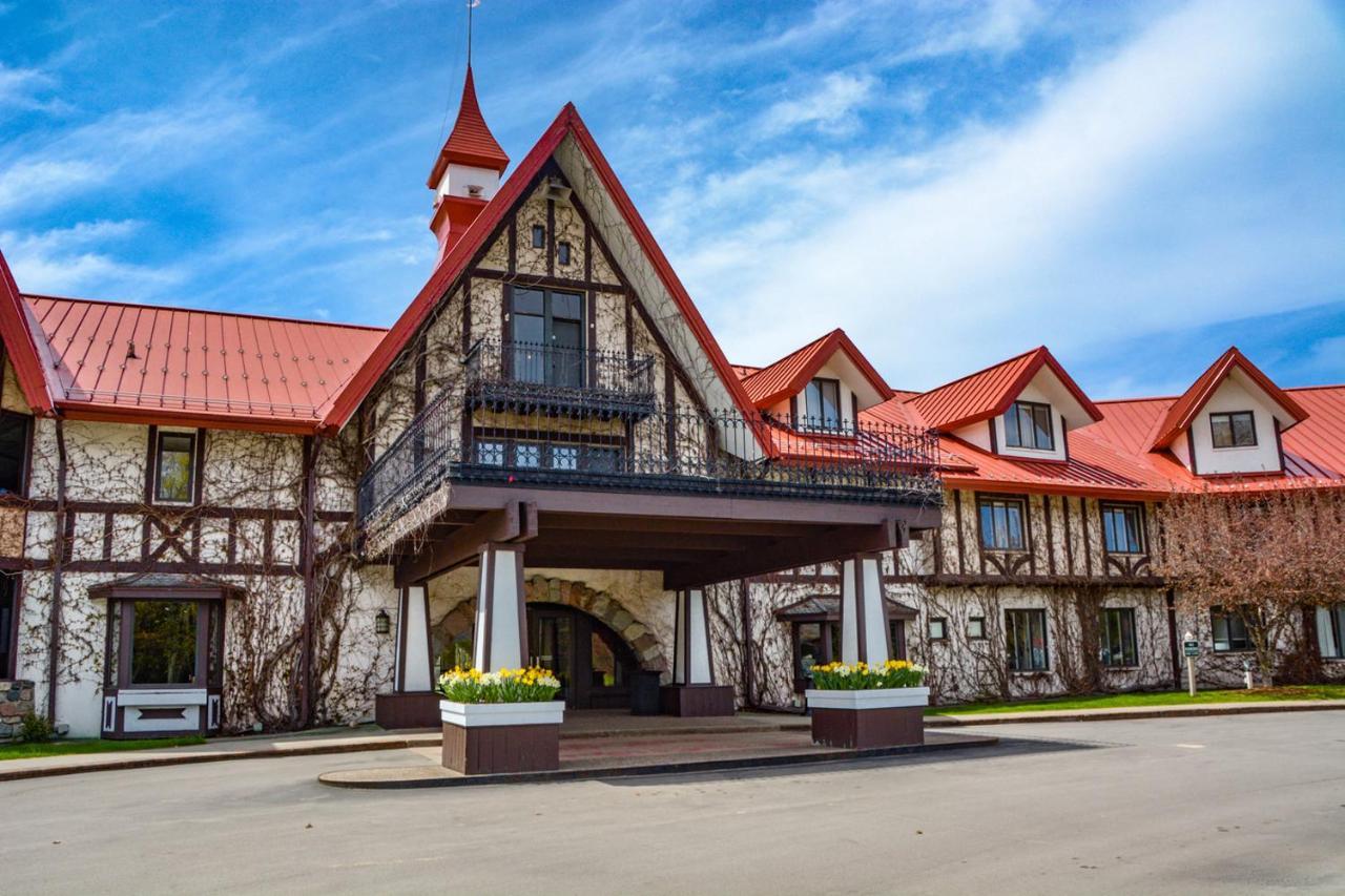 The Highlands At Harbor Springs Hotel Exterior photo